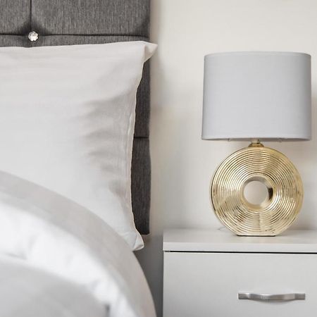 Morland Apartments - Hornchurch London Bagian luar foto