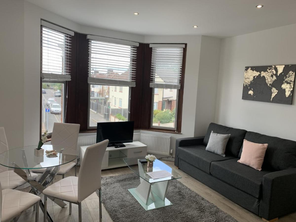 Morland Apartments - Hornchurch London Bagian luar foto