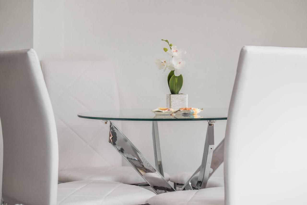 Morland Apartments - Hornchurch London Bagian luar foto