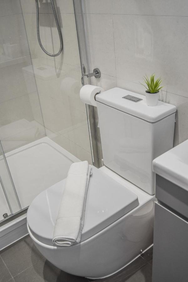 Morland Apartments - Hornchurch London Bagian luar foto
