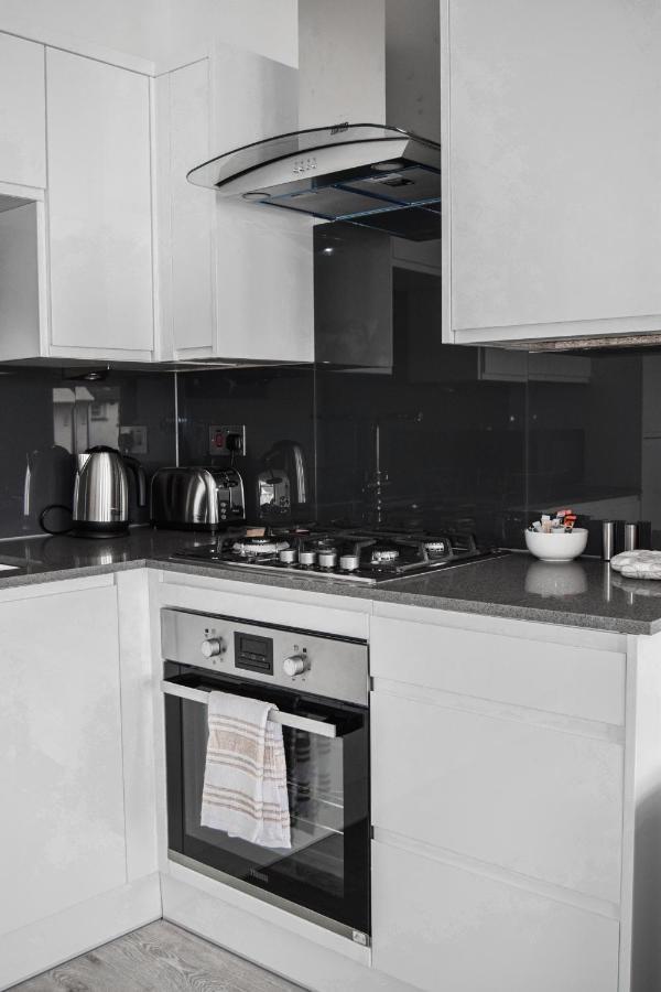 Morland Apartments - Hornchurch London Bagian luar foto