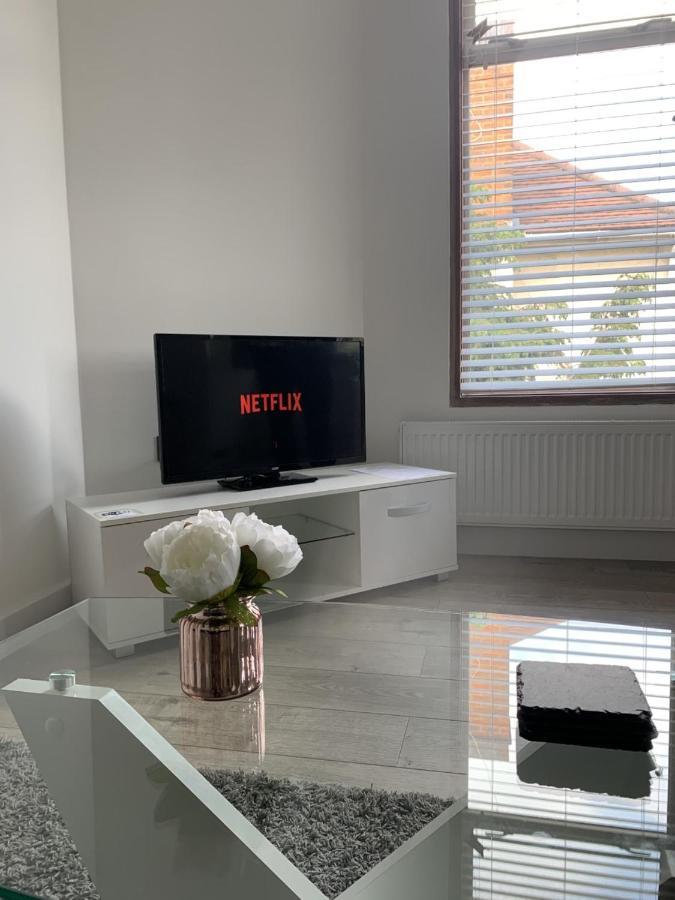 Morland Apartments - Hornchurch London Bagian luar foto