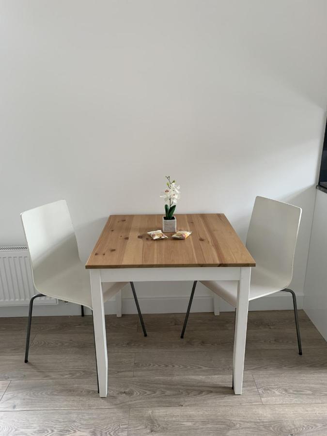 Morland Apartments - Hornchurch London Bagian luar foto